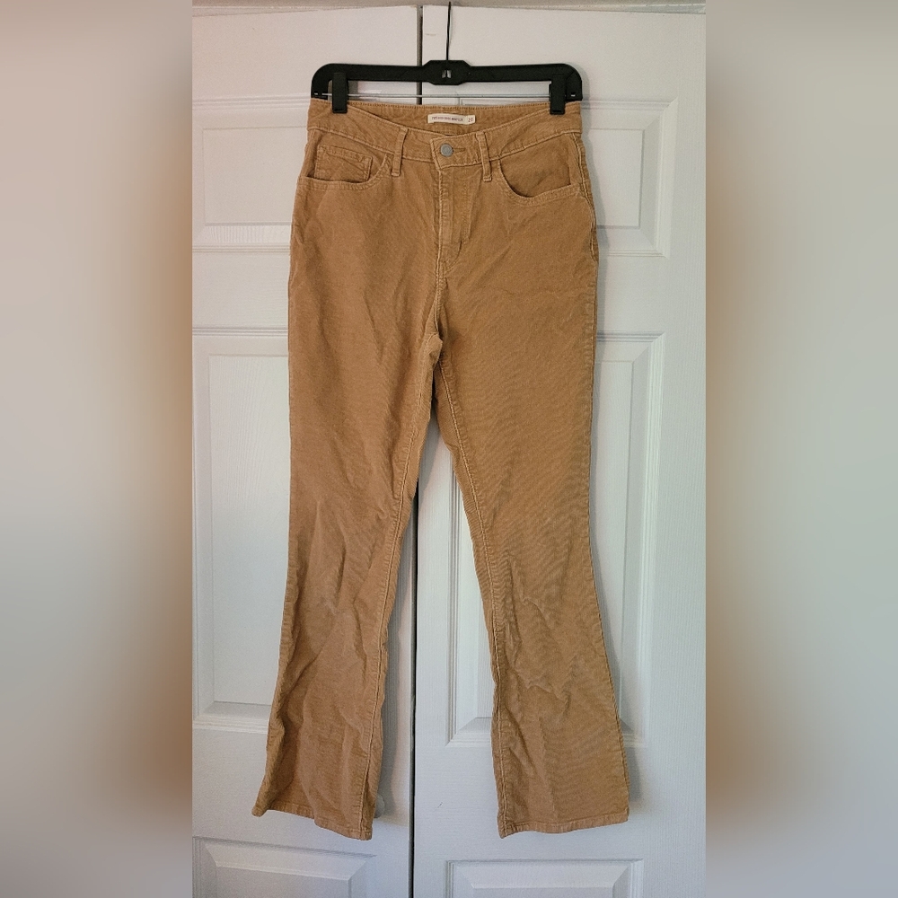 Levi's 725 High Rise Bootcut Corduroy Pants size 28 or 6